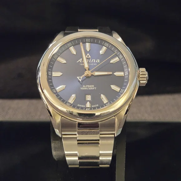 Alpina Alpiner Quartz Watch 42mm - Picture 5 of 12